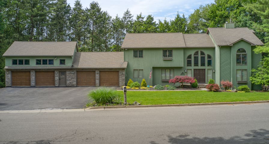 Airbnb Vestal Vacation Rentals Places To Stay New York