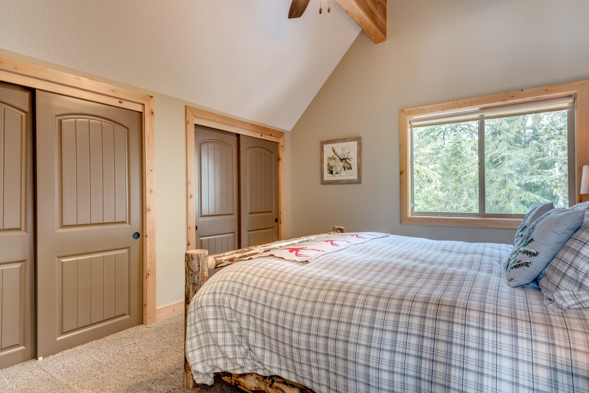 Spálňa s manželskou posteľou King na