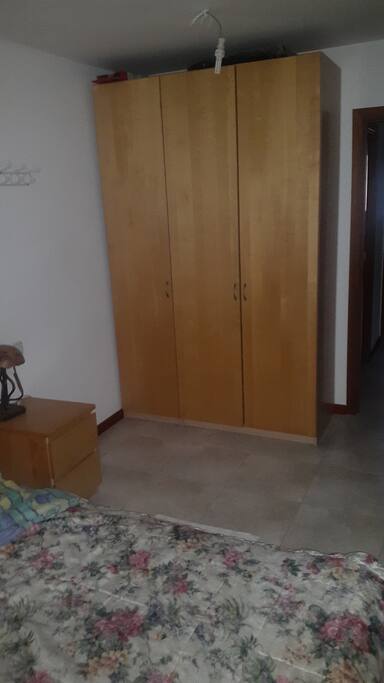 Guardaropa amplio