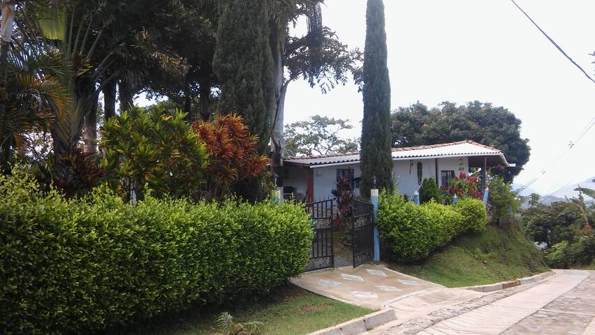 Country House In Armenia Mantequilla, Antioquia