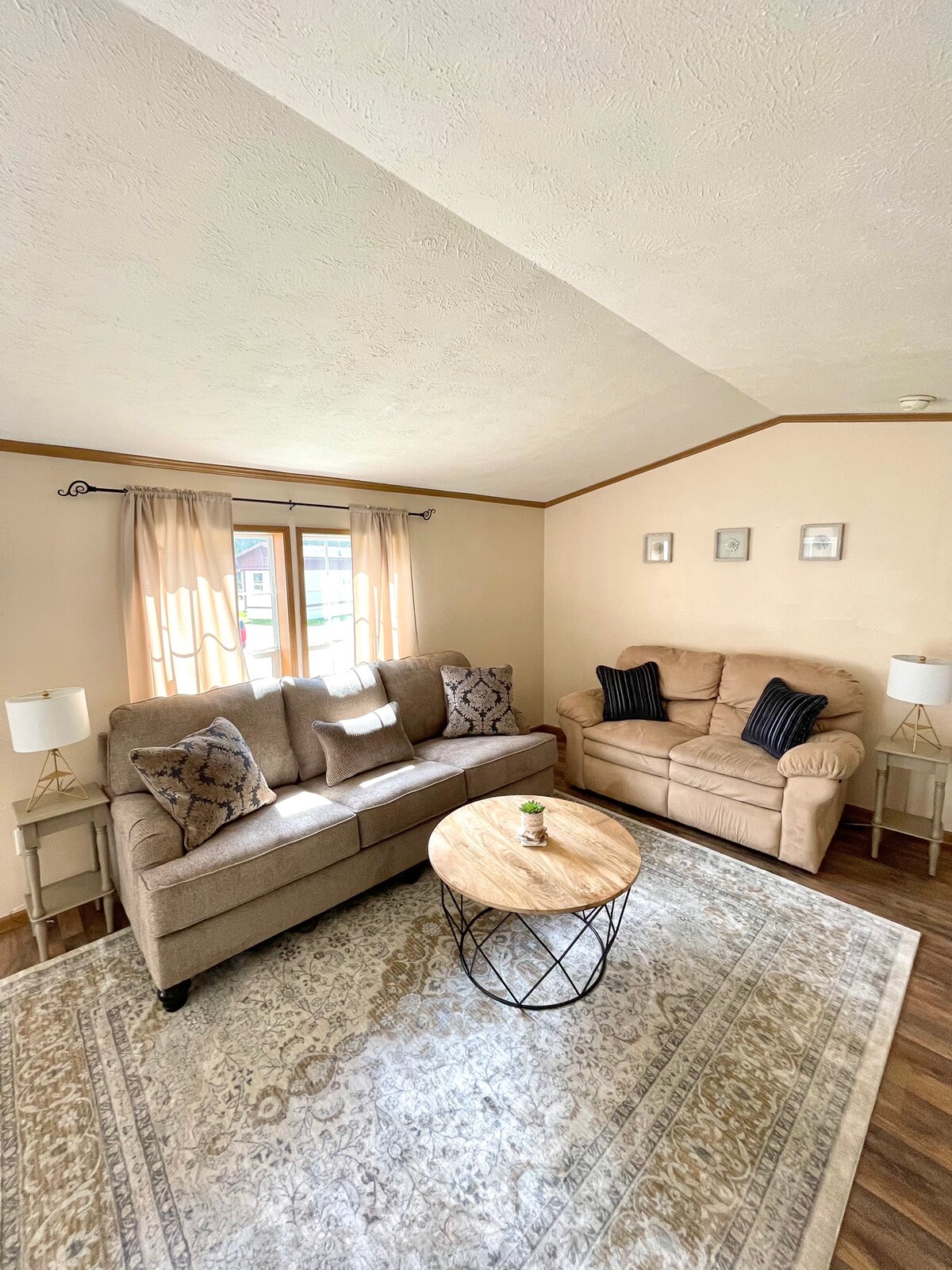 outdoor winter living space for rent on Qxkr4w5nzqtcum