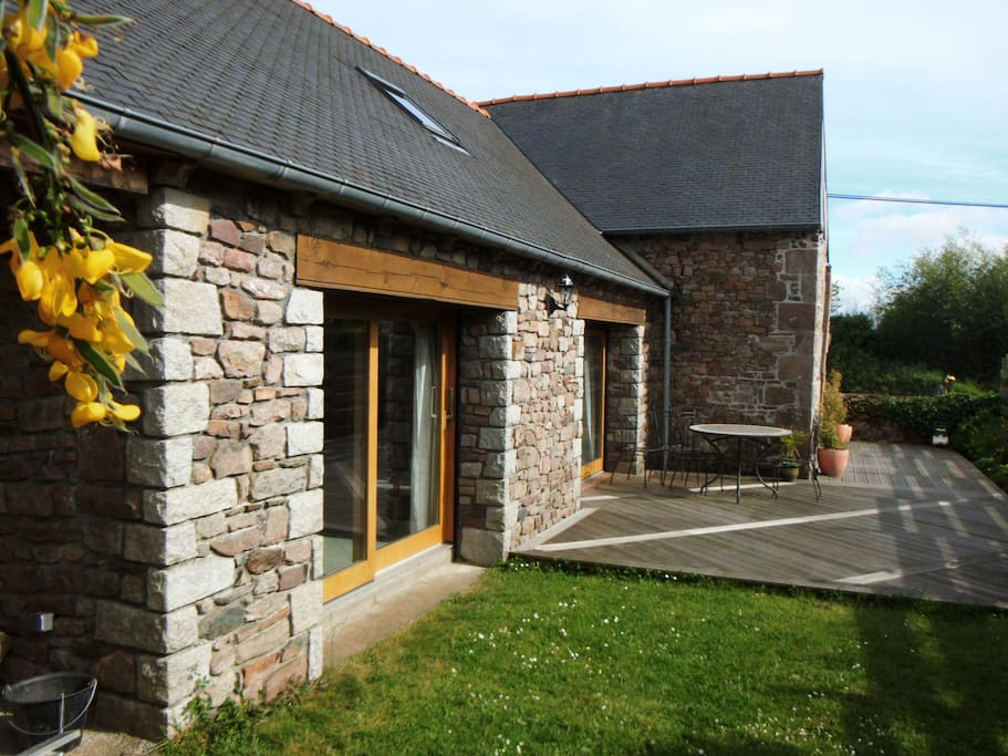 Une terrasse de 35 m2 coté ouest.