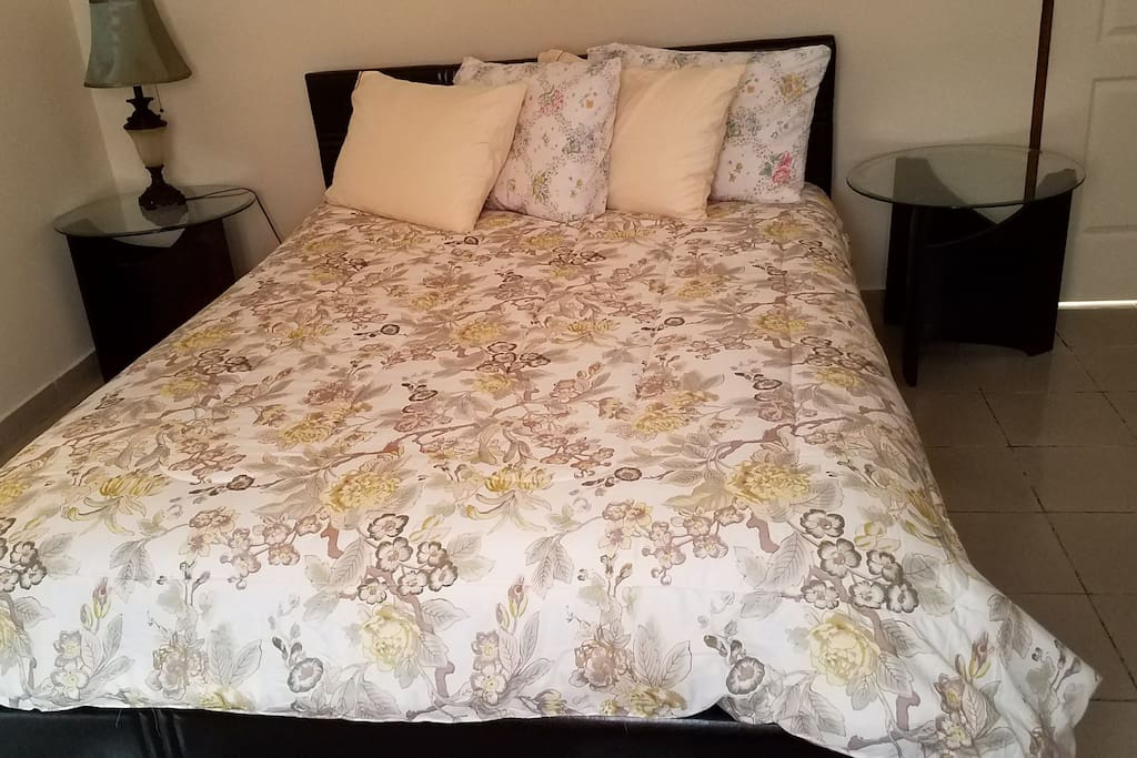 Main bedroom (day view)
