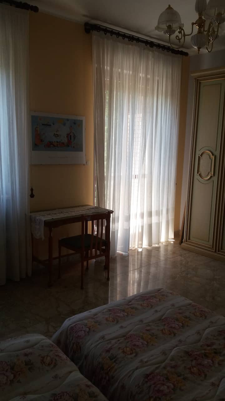 Dhomë gjumi 4