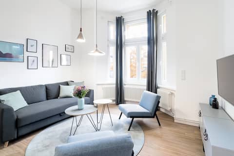 Top performing Airbnb: 4-Bedroom Apartment (130sqm), 2 Bathroom & Balcony in Wedding