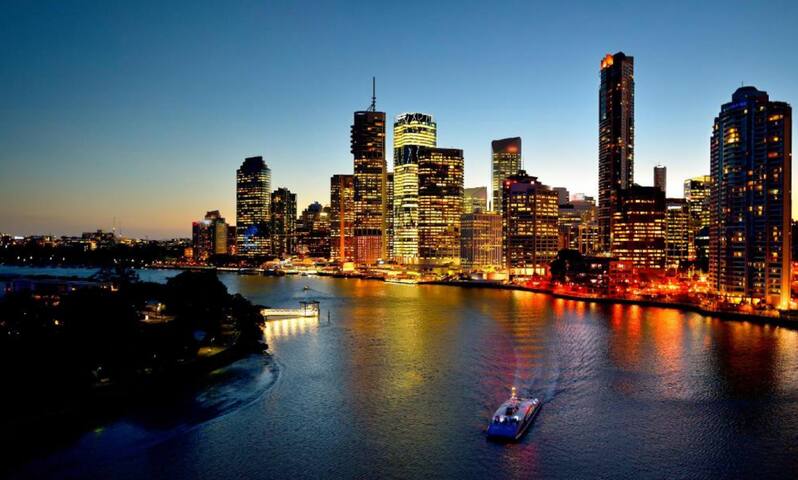 Southbank Studio QPAC University GOMA Easy Walk