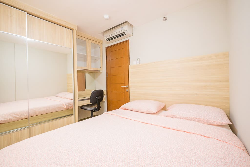 Room #1 (Queen Bed)