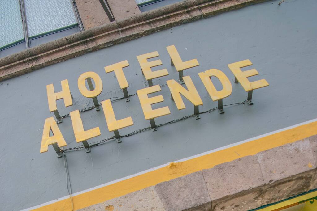 Calle Allene 843 Col Centro Morelia Mich.