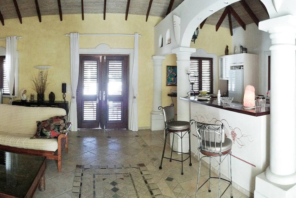 Bar / kitchen