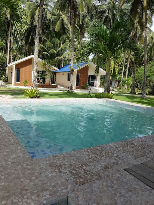 Sitting swimming pool free to use.