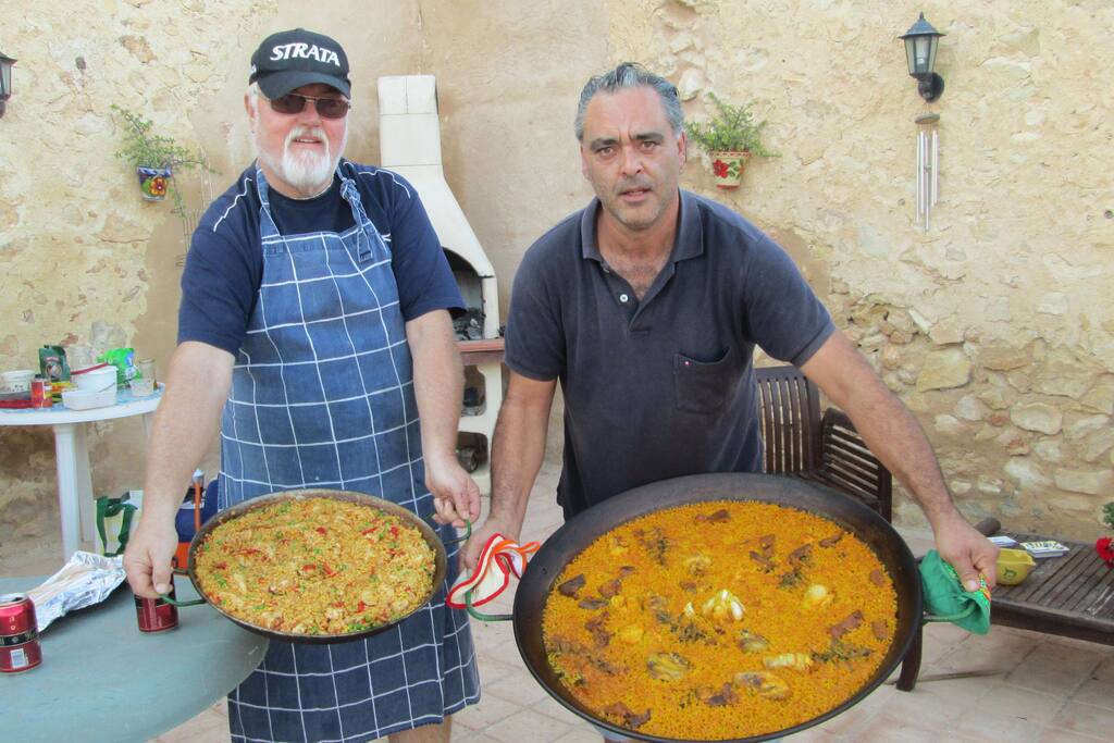 Paella Challenge with Jose and Bob