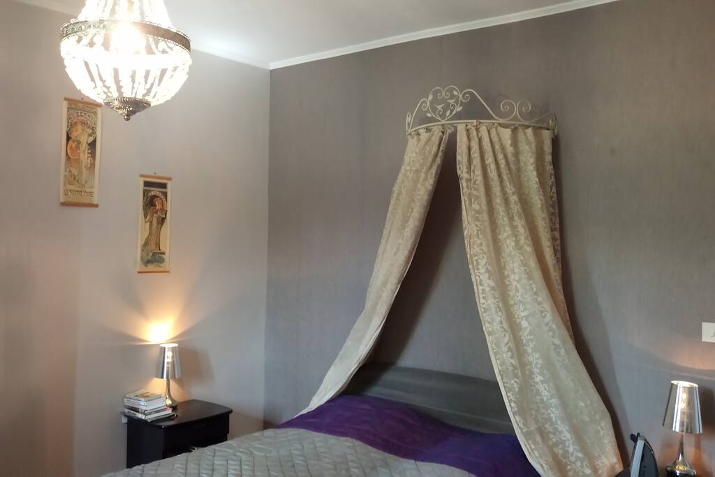 Grande chambre avec balcon exposée sud