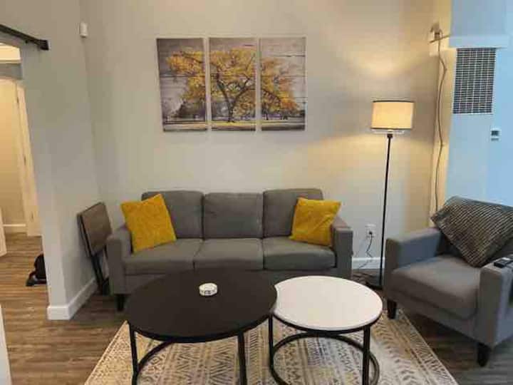 Tacoma One House 2 Bed 2 Bath Chic Getaway - Tacoma, WA