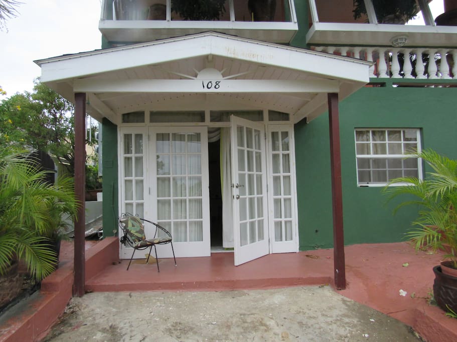 APARTMENT ENTRANCE