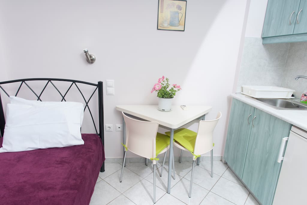 Comfrotable beds and stylish dinning table (1st studio)