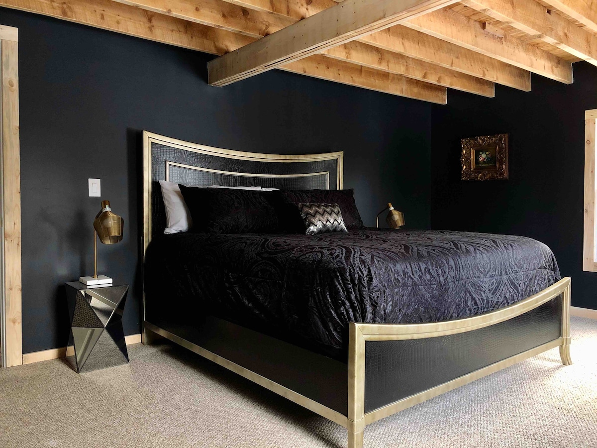 Gatsby Room (брачен кревет (брачен кревет)
2-ри кат