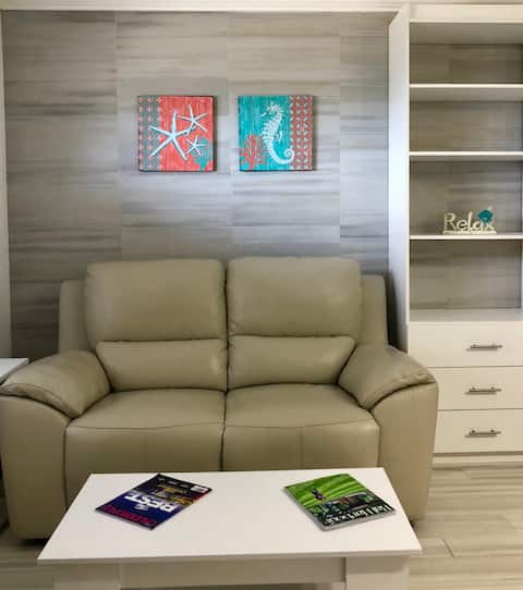 Popular Airbnb listing: Private Beach at The International! Ocean View! in Lauderdale By The Sea