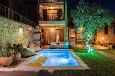 Dandy Villas | Sea View | Pool | Parking | Cellar