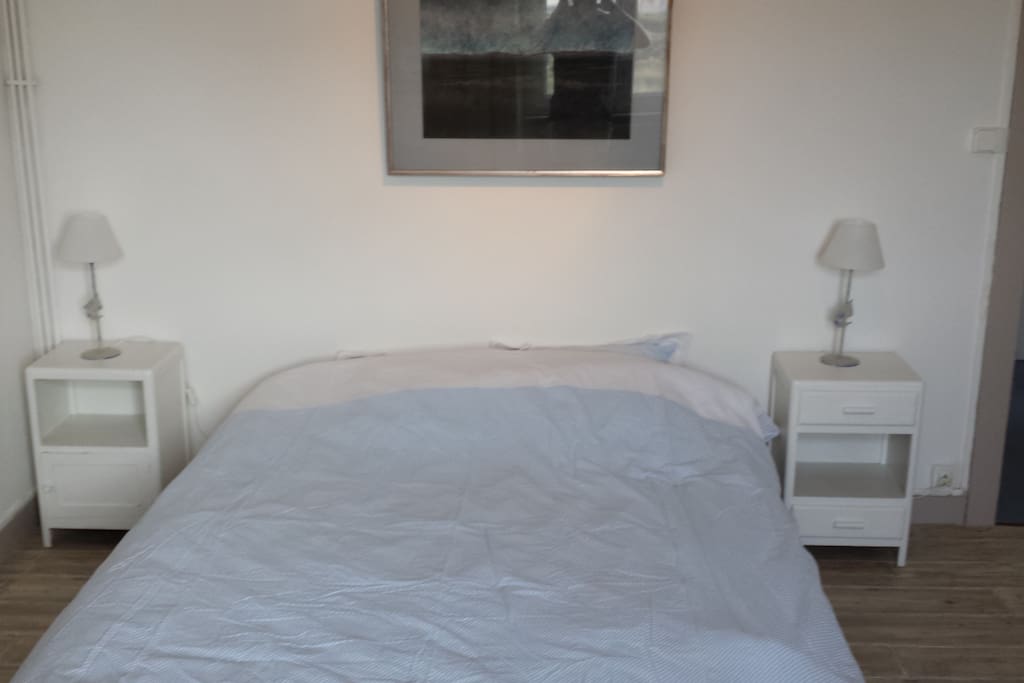 Chambre 2
Lit Double
Cabinet de toilette