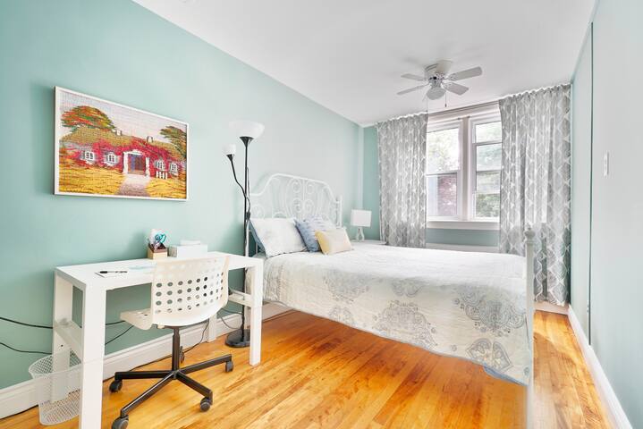 A Home away from Home Downtown Ott. W/Free parking