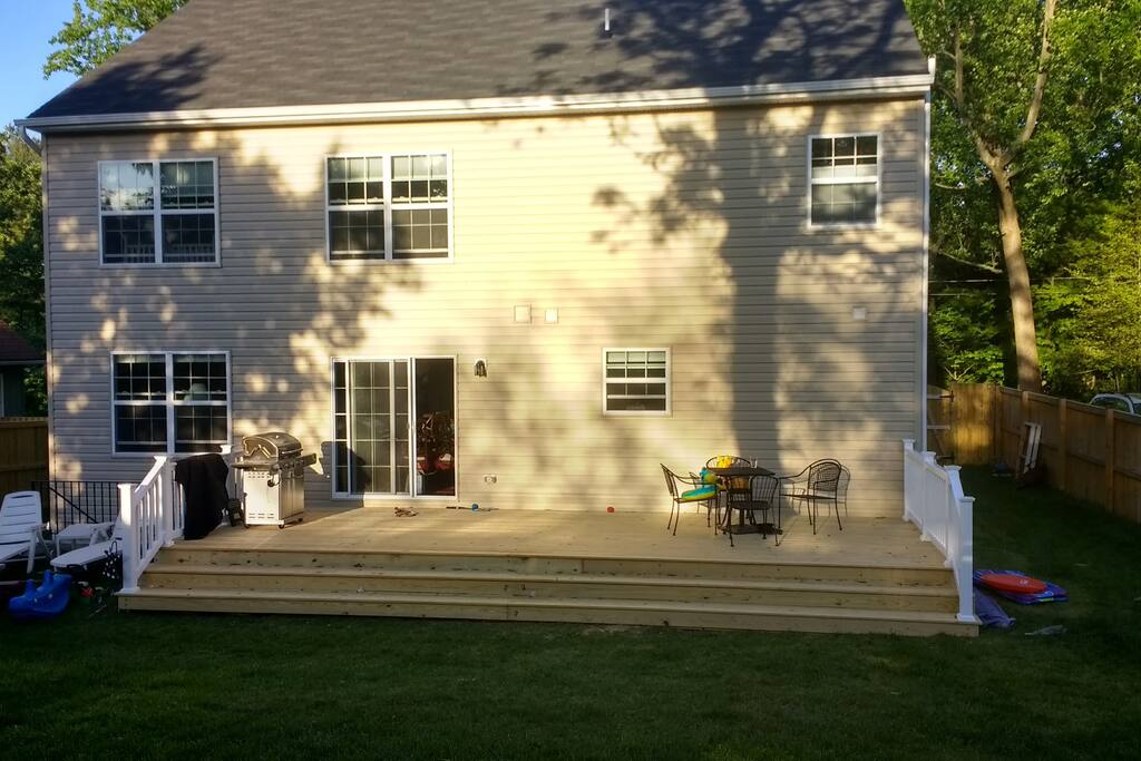 New back deck with grill