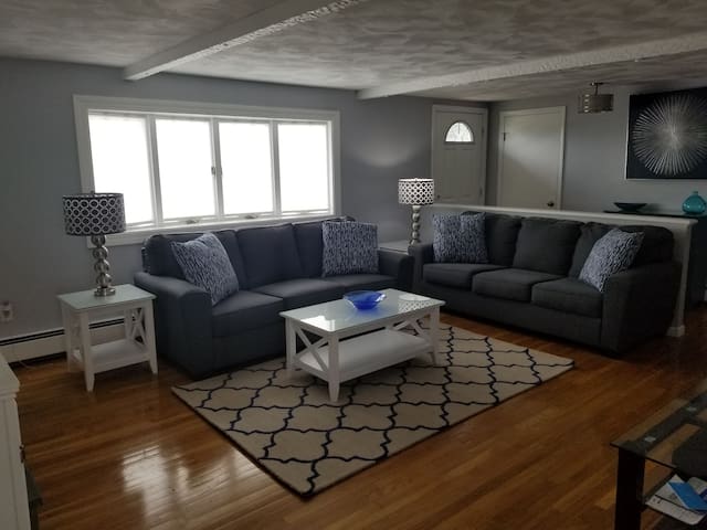 Newly Renovated Spacious Ranch, Large Yard