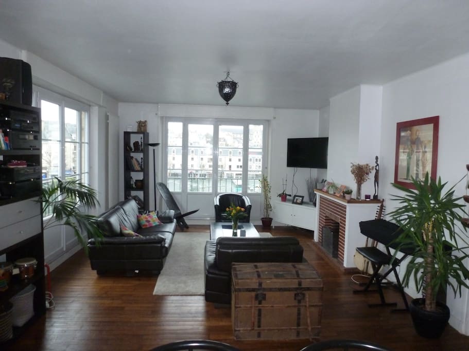 Salle & Salon très lumineux