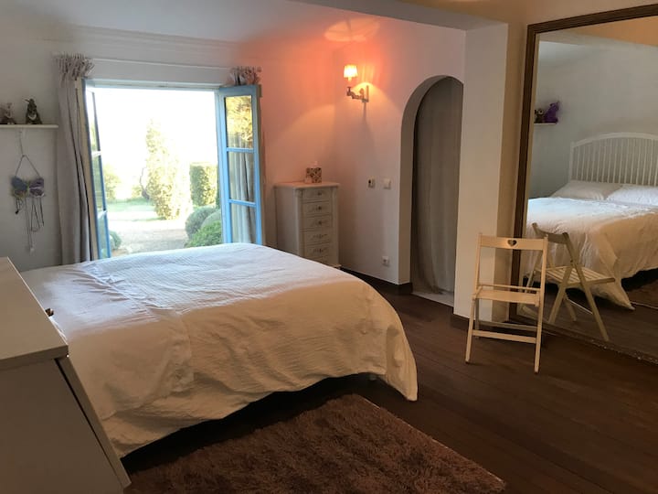 Camera da letto matrimoniale nella casa principale