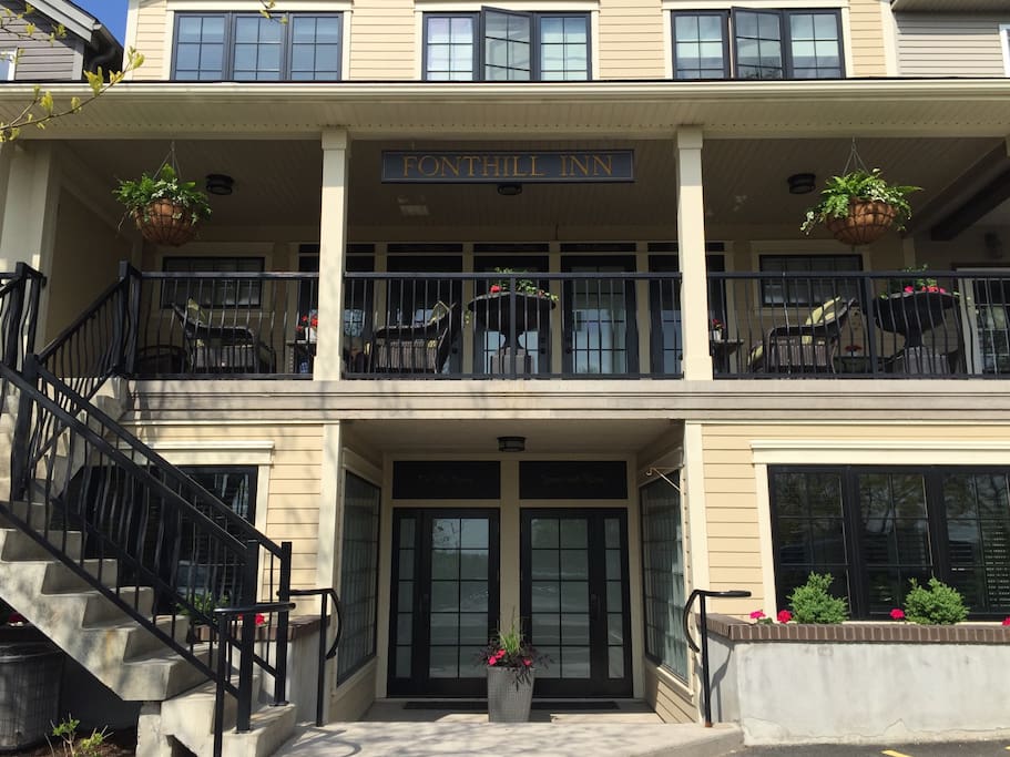 Pelham Town Square side of the Inn where the parking is located.
