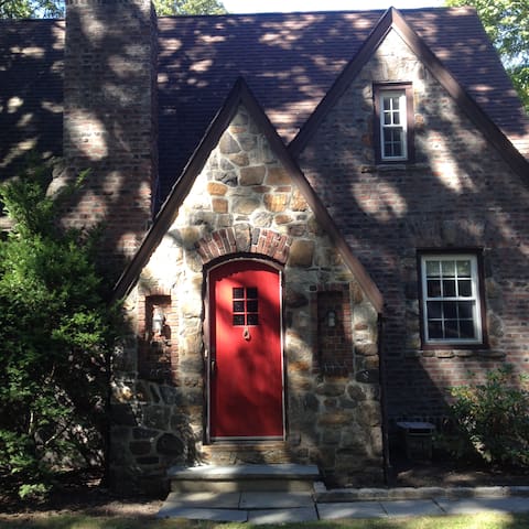 Airbnb White Plains Vacation Rentals Places To Stay New