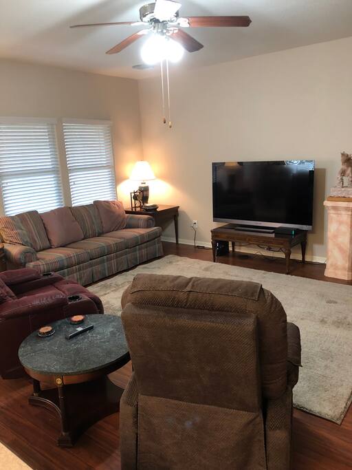 Comfortable living room with Sony big screen and WiFi