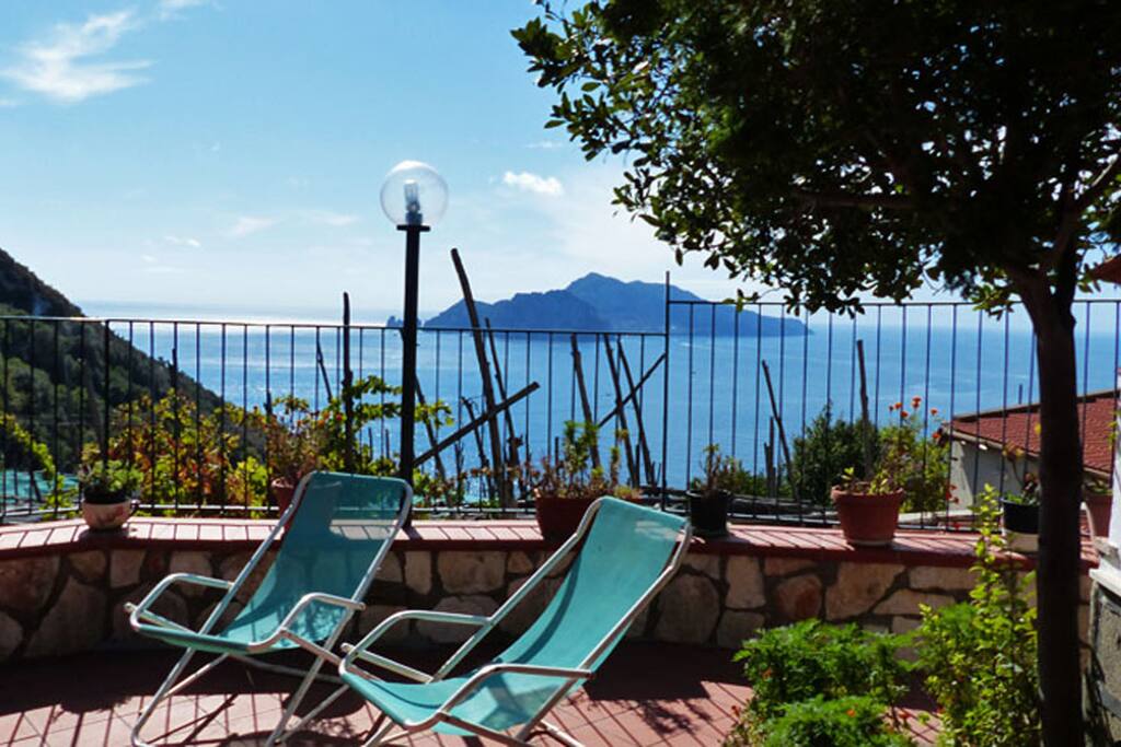 03 Casetta Conca sea view and Capri island