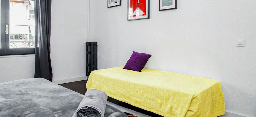 Beautiful 7 bedrooms apartment in Barcelona gallery image 3