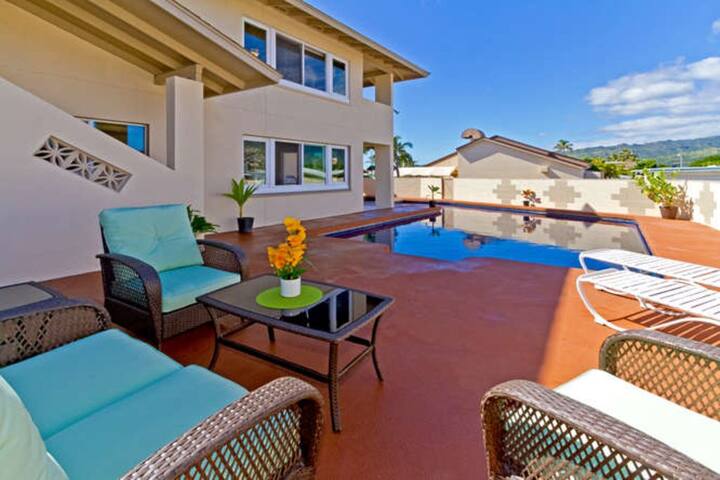 Hawaii Kai 7-Bedroom Pool Home with Views! gallery image 4