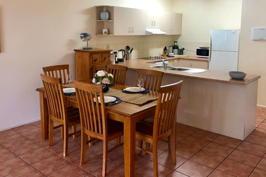 Kitchen Dining Area