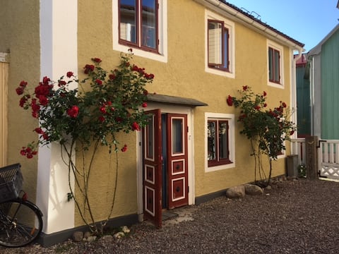 Cozy courtyard house in Vadstena's inner city