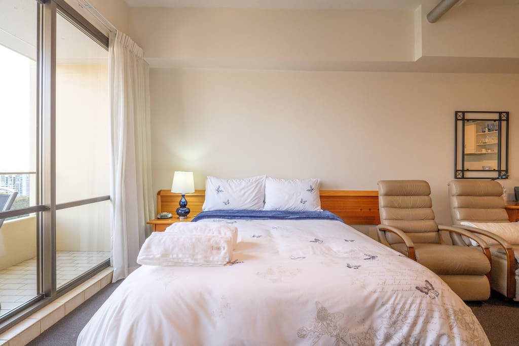 Luxury Queen Size Bed & premium bedding