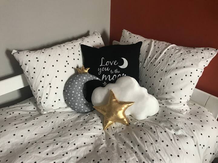 Постелнина на детски кревети. 