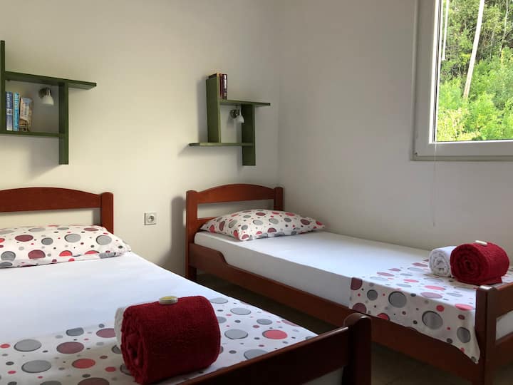 Spálňa s jednolôžkami.