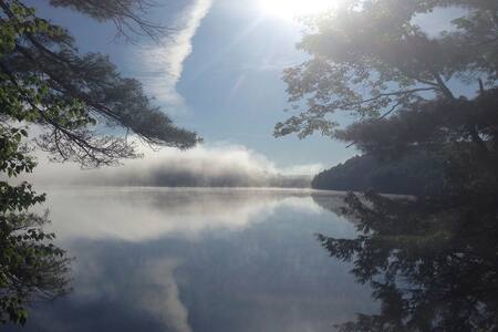 Esti & Bert's Lakeside Log Cabin