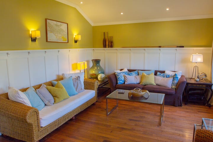 Magnolia Cottage- A Tranquil And Inviting Home. - Simi Valley, CA
