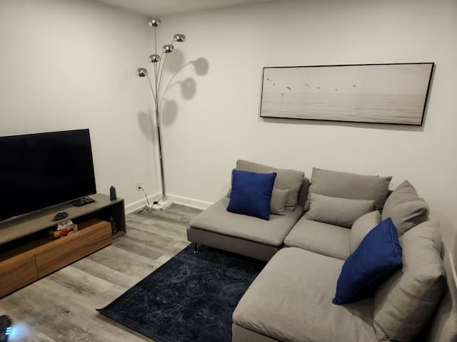 Montreal Rental 4 BRs/2.5 Bathrooms + Parking
