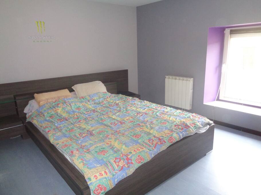 Chambre avec lit double