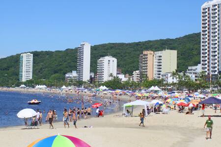 Apartamento em Caiobá a 100 metros da praia.