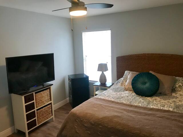 ~Palmetto Paradise-Walk to Pier Park and Beach!!~