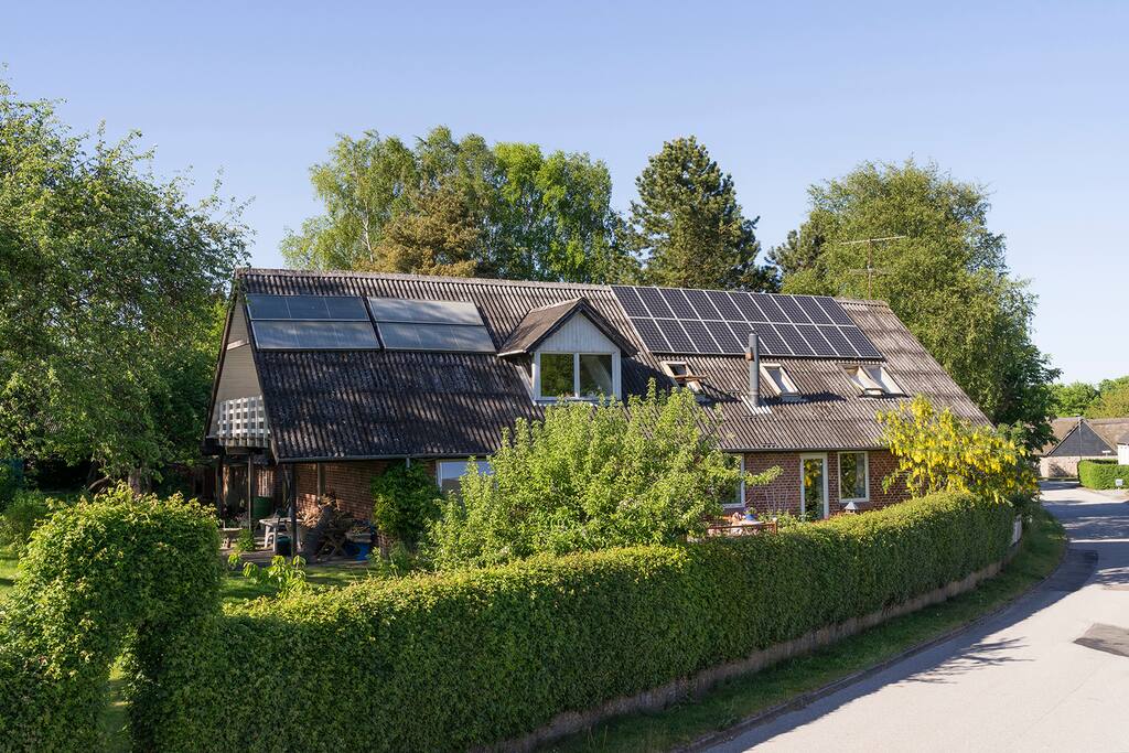 huset set fra kirkepladsen