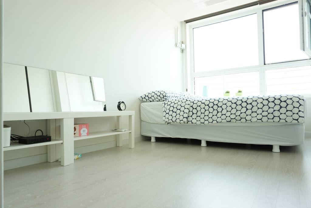 Cozy, Clean & Comfortable Room