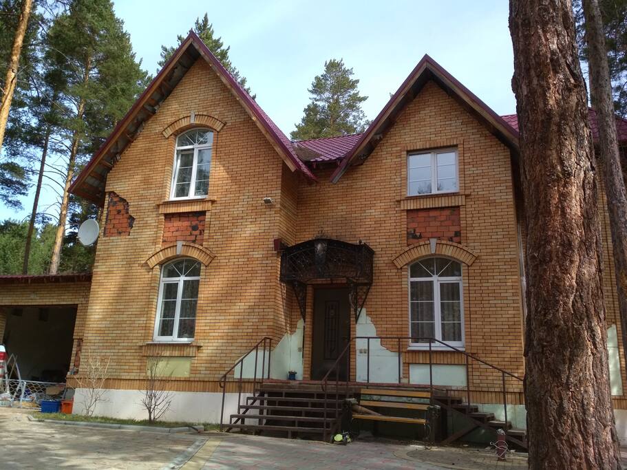 Общая площадь коттеджа 280 кв.м.