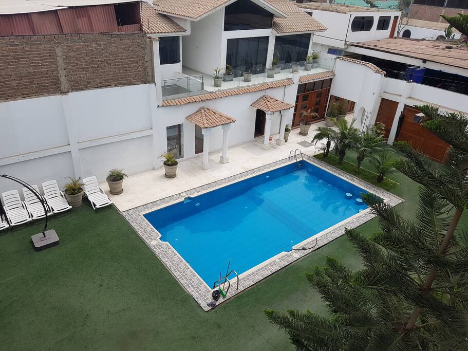 Vista de los departamentos a la piscina