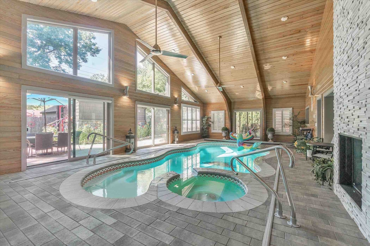 Timberline / Indoor Pool / Arcade - Houses for Rent in Shelby Township,  Michigan, United States - Airbnb